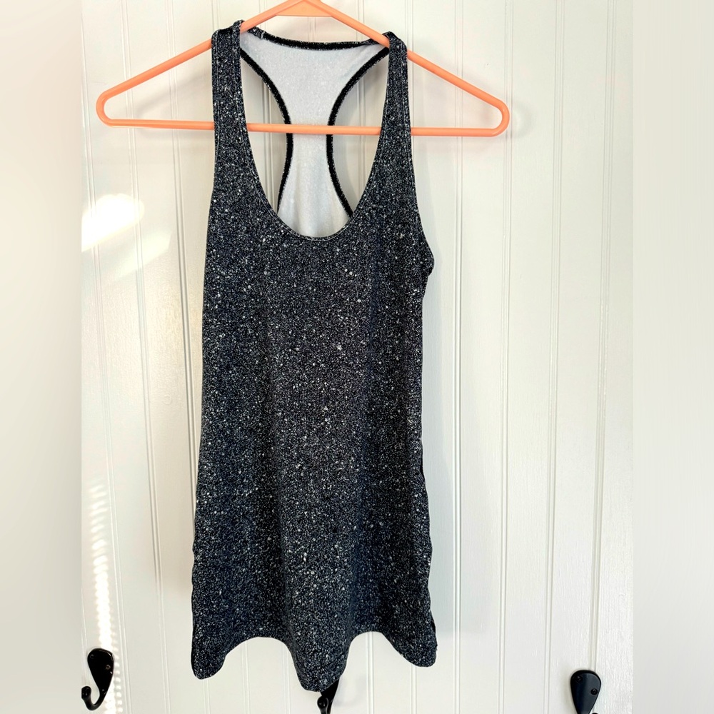 Lulu lemon women's tank top, size 6. Grey & white.